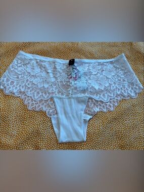 NWT La Senza White Lace Panty
